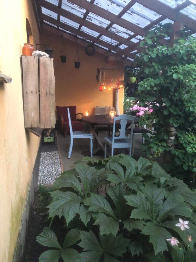 Apartamento Retro Bolig - Fyldt Med Hygge! Ingen Luksus Kolind Exterior foto